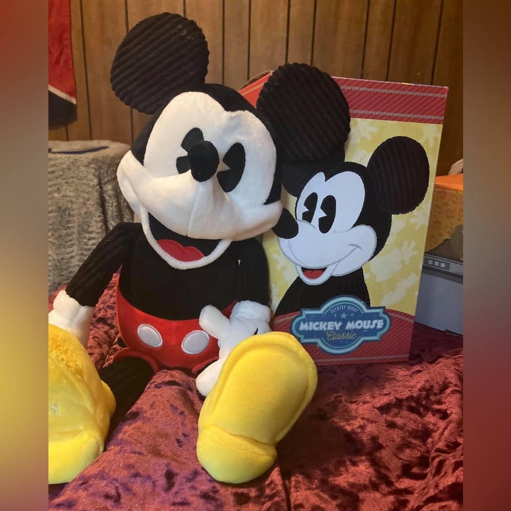 Disney Mickey Mouse Classic – Scentsy Buddy NIB
